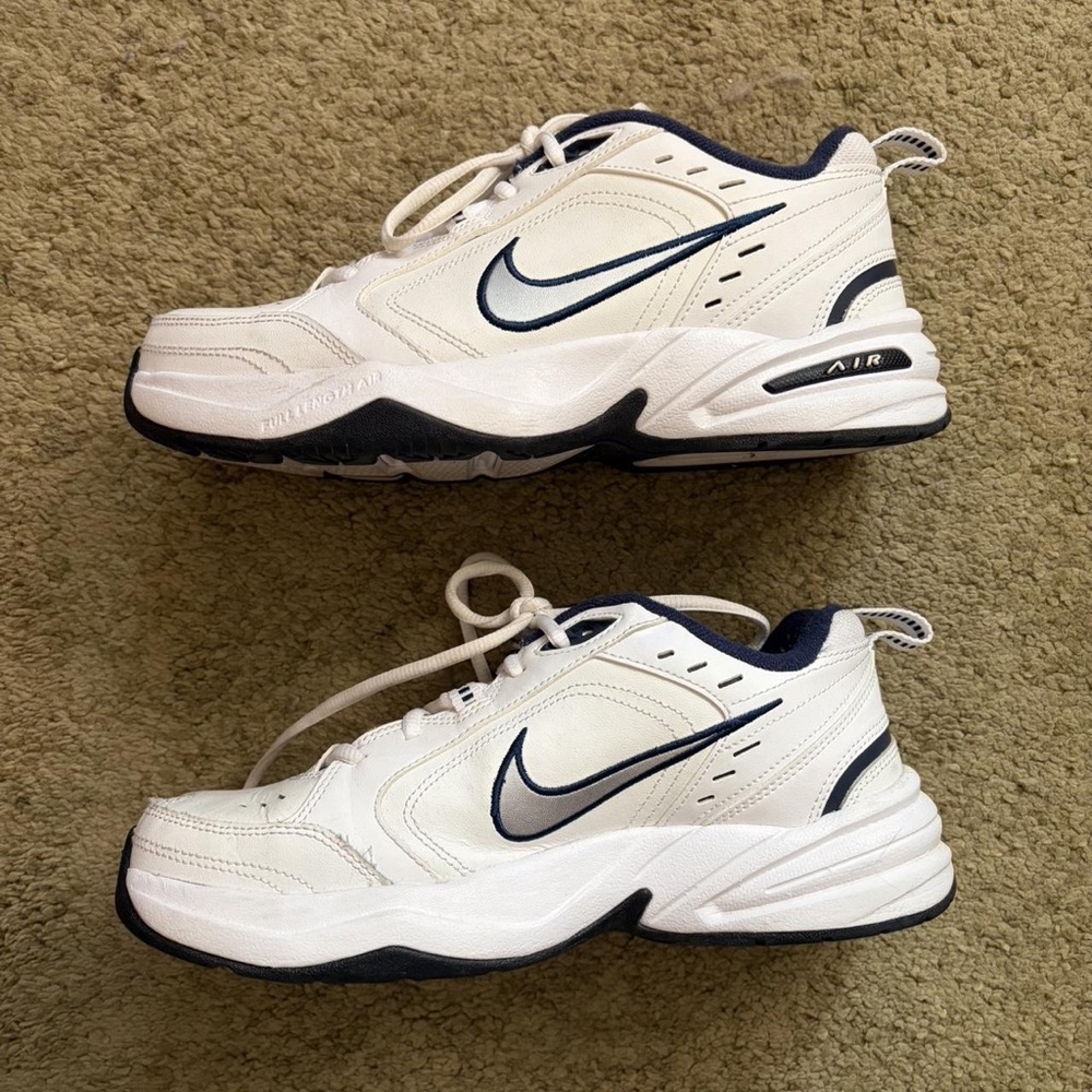 Nike Men’s White & Navy Athletic Sneakers